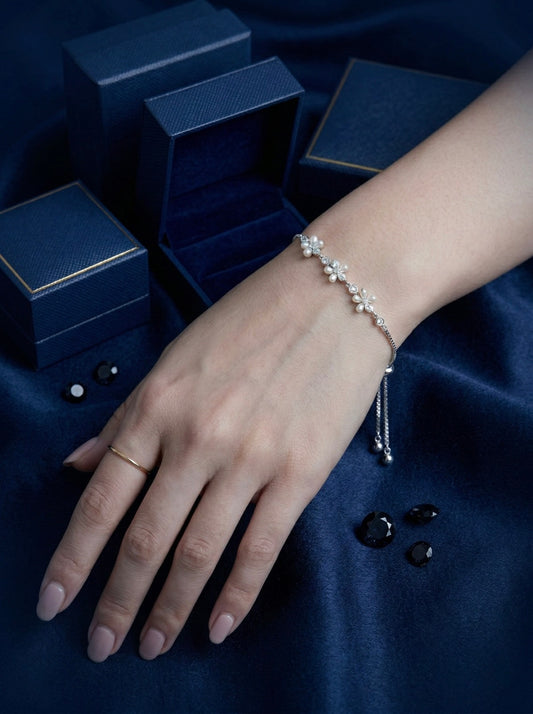 Jasmine Flower Design Bracelet – Lightweight Adjustable Daily Wear